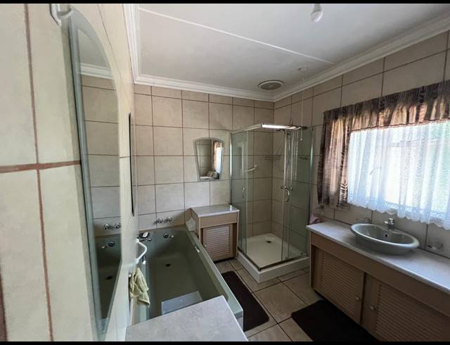 3 BEDROOM HOUSE FOR SALE IN HELDERSTROME AH
